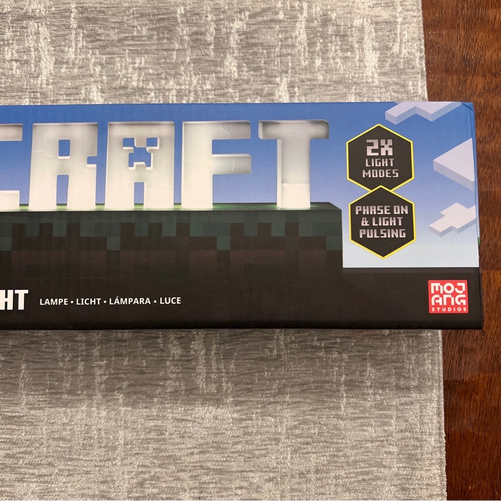 Minecraft Logo Light - Picture 3 of 9